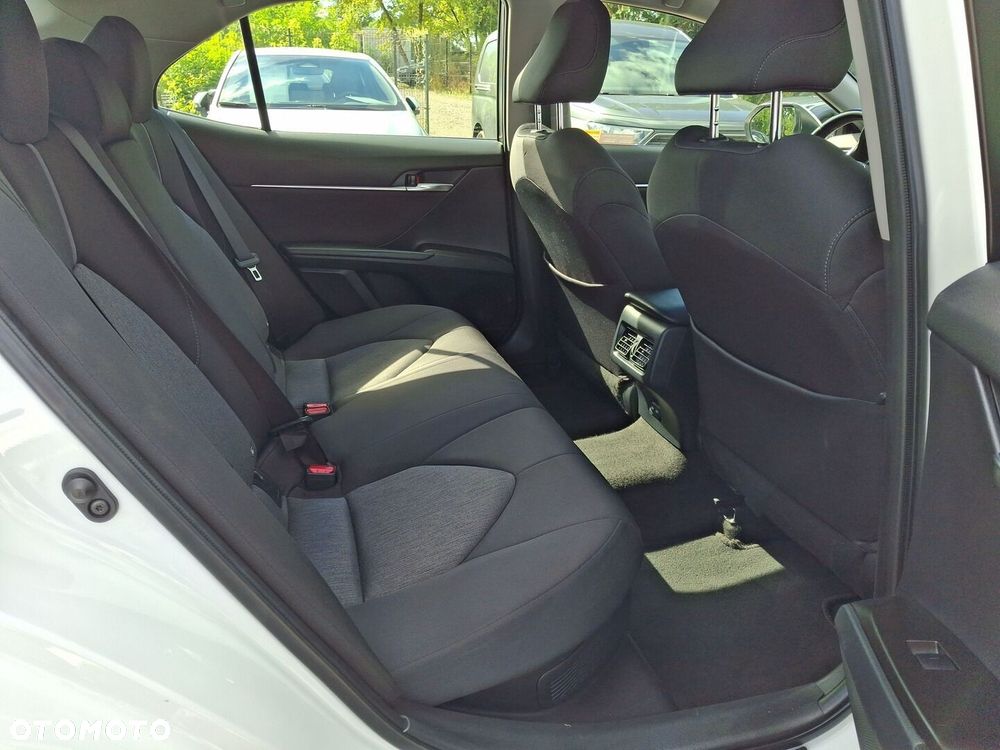 Toyota Camry 2.5 Hybrid Comfort CVT - 16