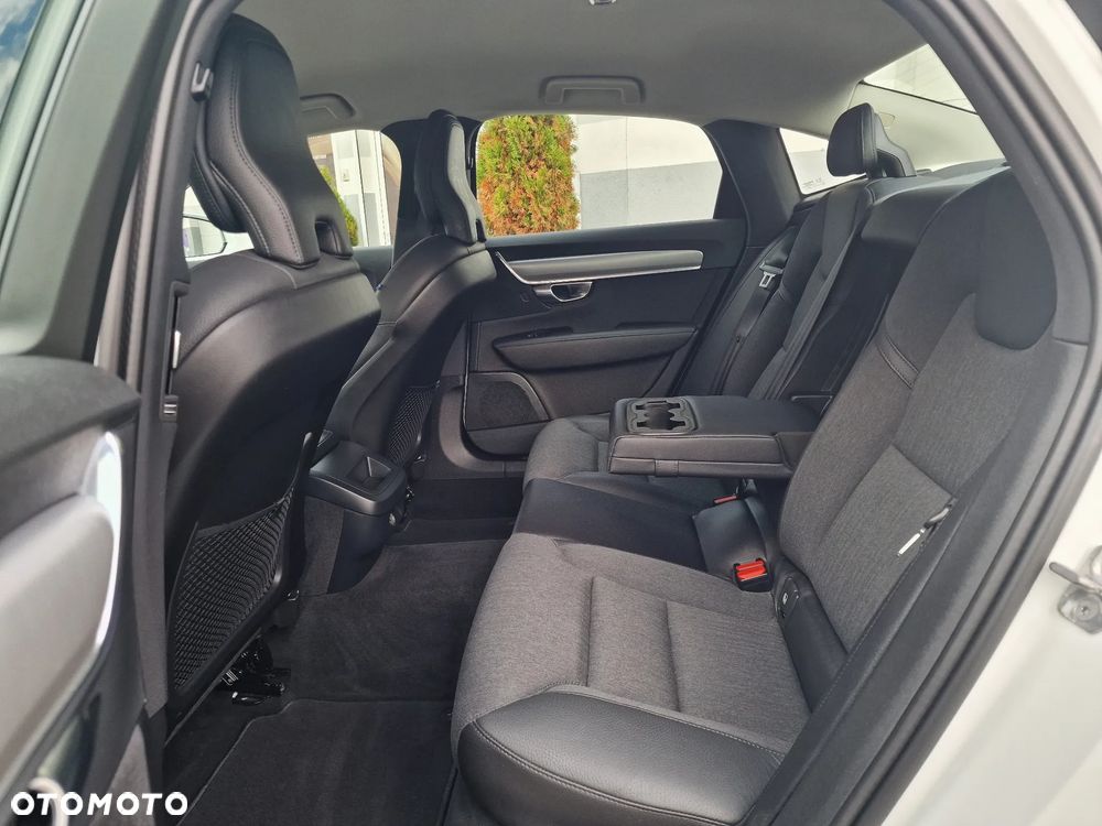 Volvo S90 T4 Geartronic Momentum Pro - 22