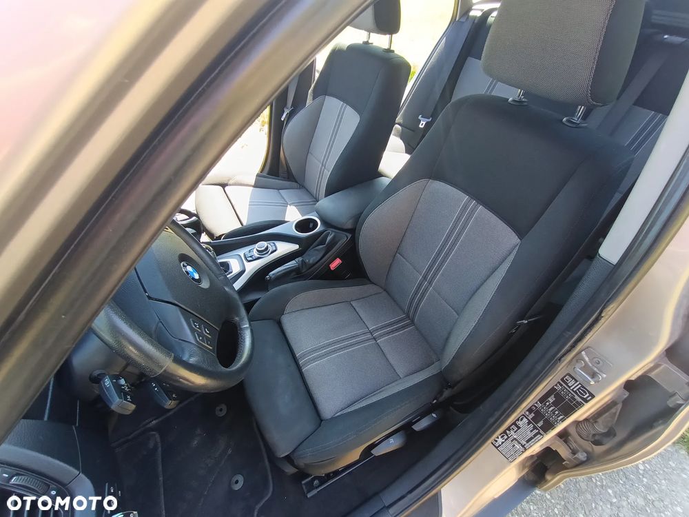 BMW X1 xDrive18d - 23