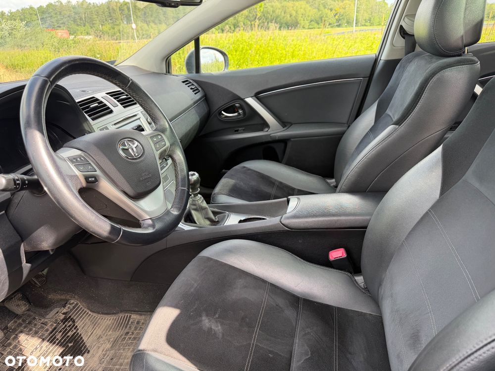 Toyota Avensis 2.0 D-4D Edition (2014) - 40