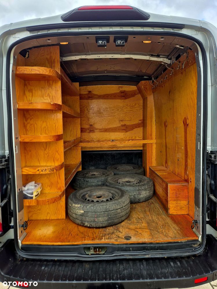 Ford Transit - 12