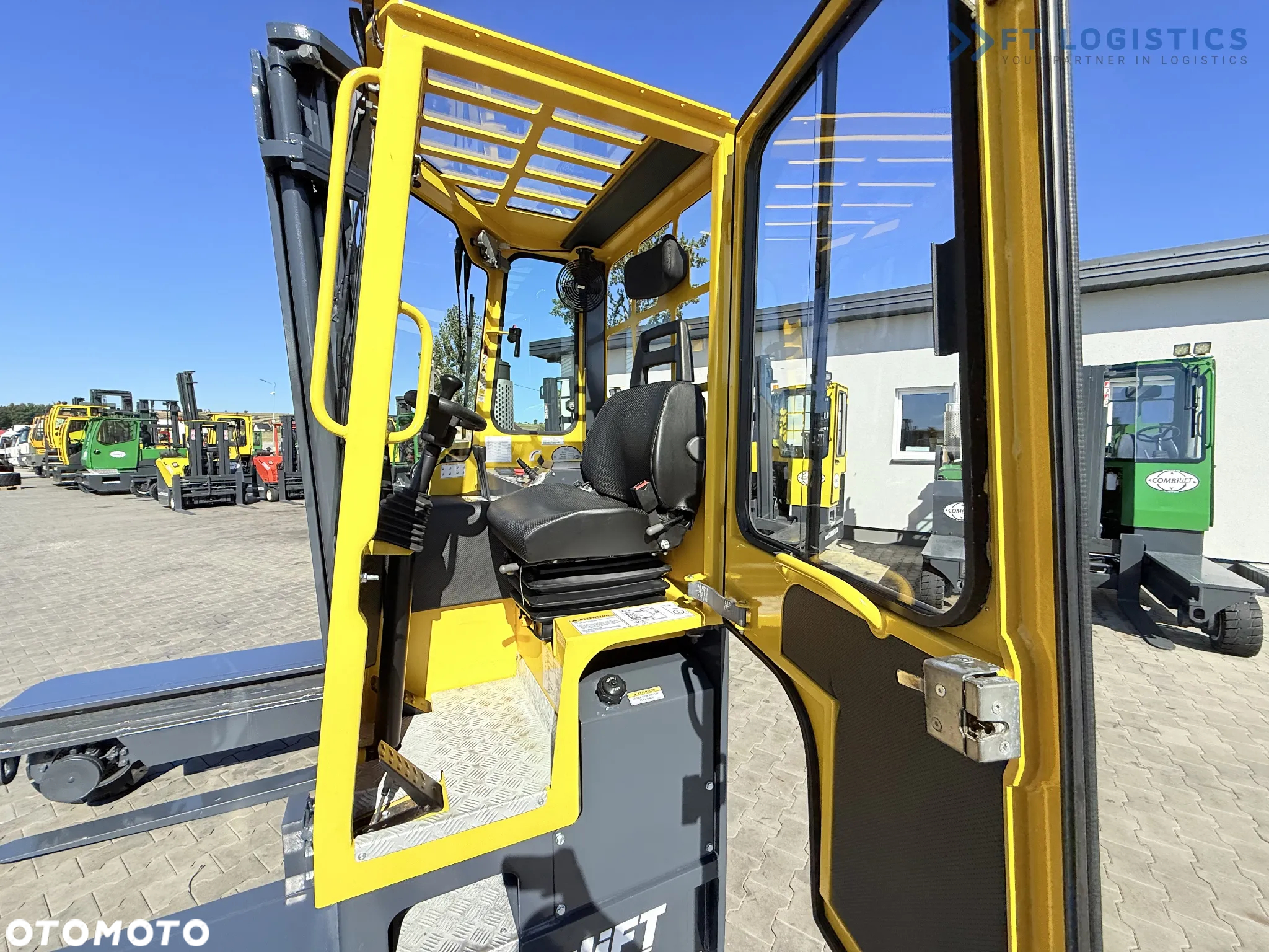 Combilift WÓZEK CZTEROKIERUNKOWY - WIELOKIERUNKOWY C4000 / DIESEL / DUPLEX 4100MM /JEDYNE 2888 MOTOGODZIN /  POZYCJONER WIDEŁ / PEŁNA KABINA - OGRZEWANIE / STAN IDEALNY / Szeroka oferta wózków czterokierunkowych i bocznych, dopasowanych do różnorodnych potrzeb i zastosowań - 11