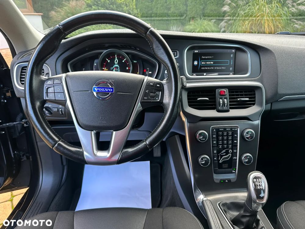 Volvo V40 D2 Momentum - 25