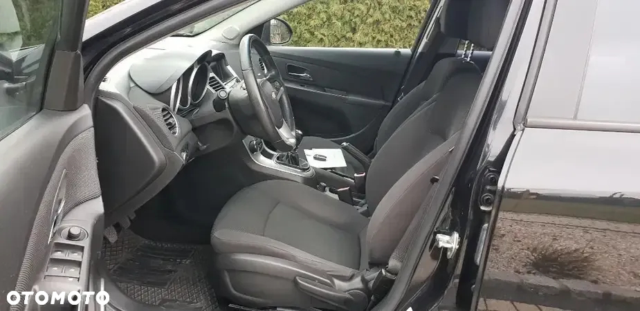 Chevrolet Cruze - 10