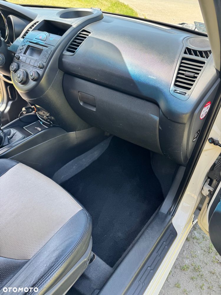 Kia Soul 1.6 CRDI L - 23