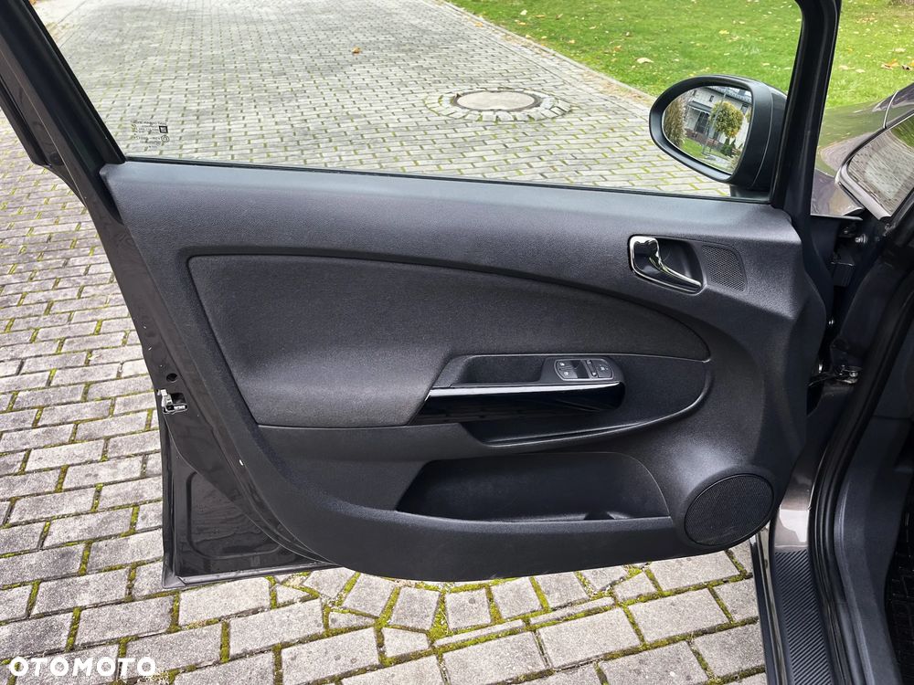 Opel Corsa 1.2 16V Cosmo - 31