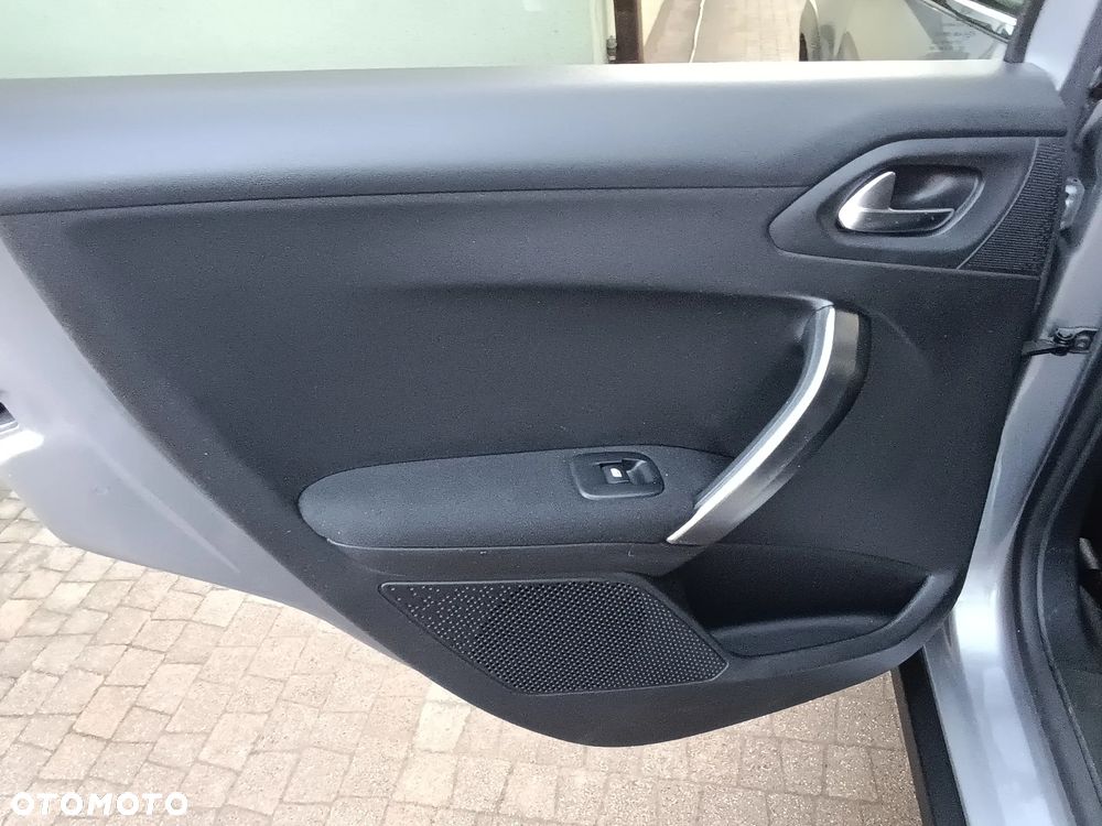 Peugeot 2008 BlueHDi 100 STOP & START Allure - 26