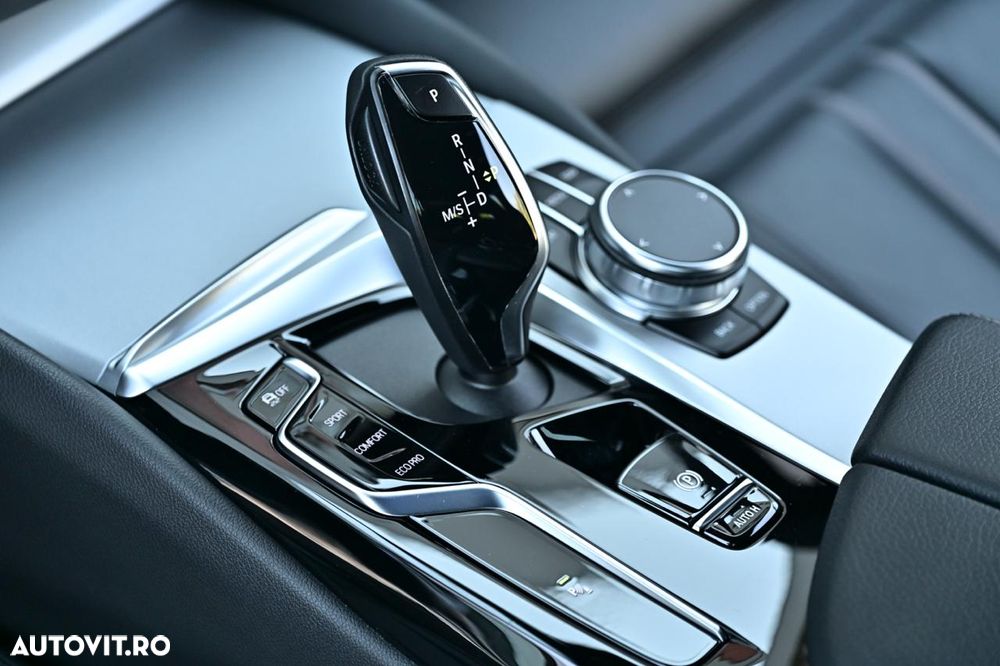 BMW Seria 5 520i Aut. Luxury Line - 8