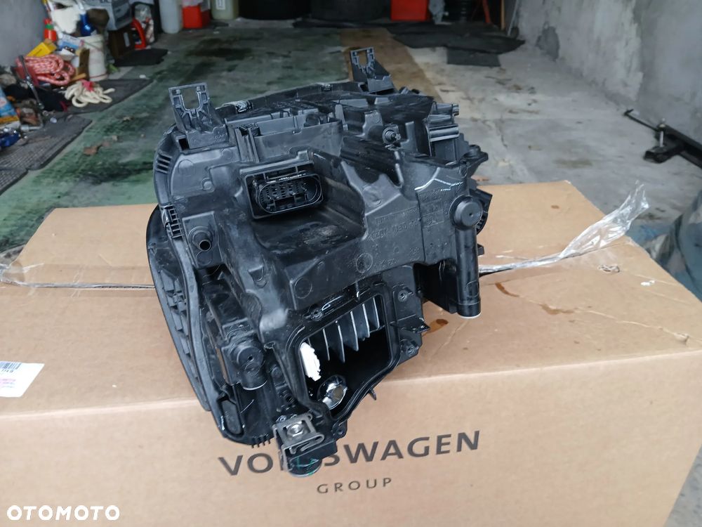 AUDI Q5 lampa prawa przednia 80A 941 034 - 9