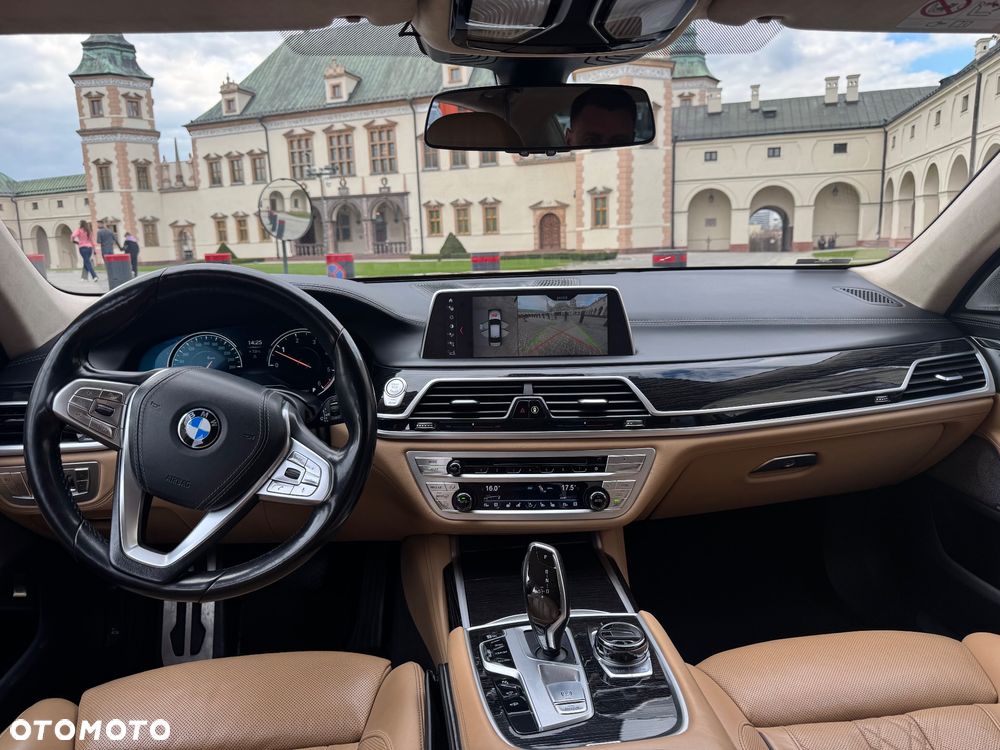 BMW Seria 7 740d xDrive - 17