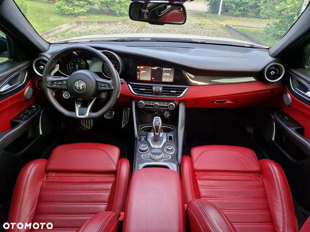 Alfa Romeo Giulia 2.0 Turbo 16V AT8 Veloce Ti - 9