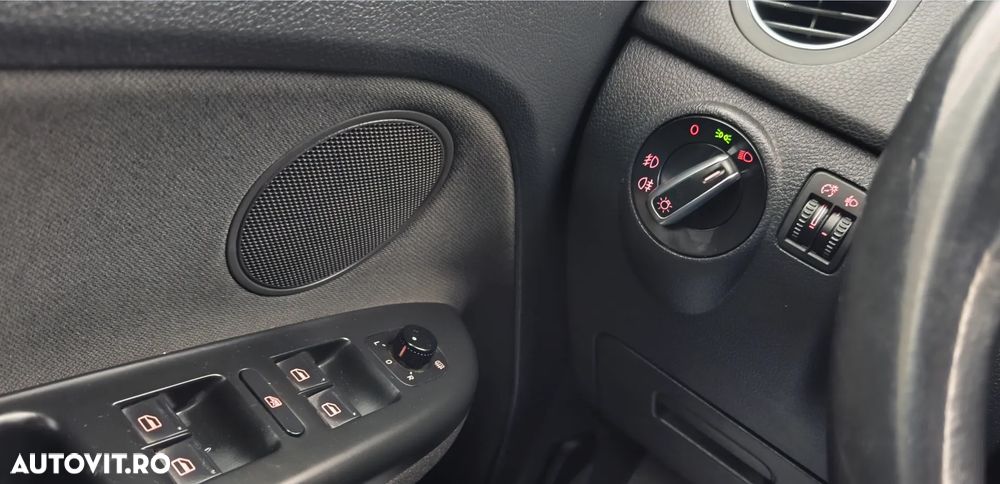 Volkswagen Golf Plus 1.6 TDI DPF Life - 33