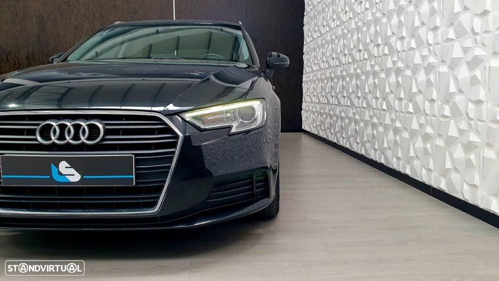 Audi A3 Sportback 1.6 TDI Design - 4