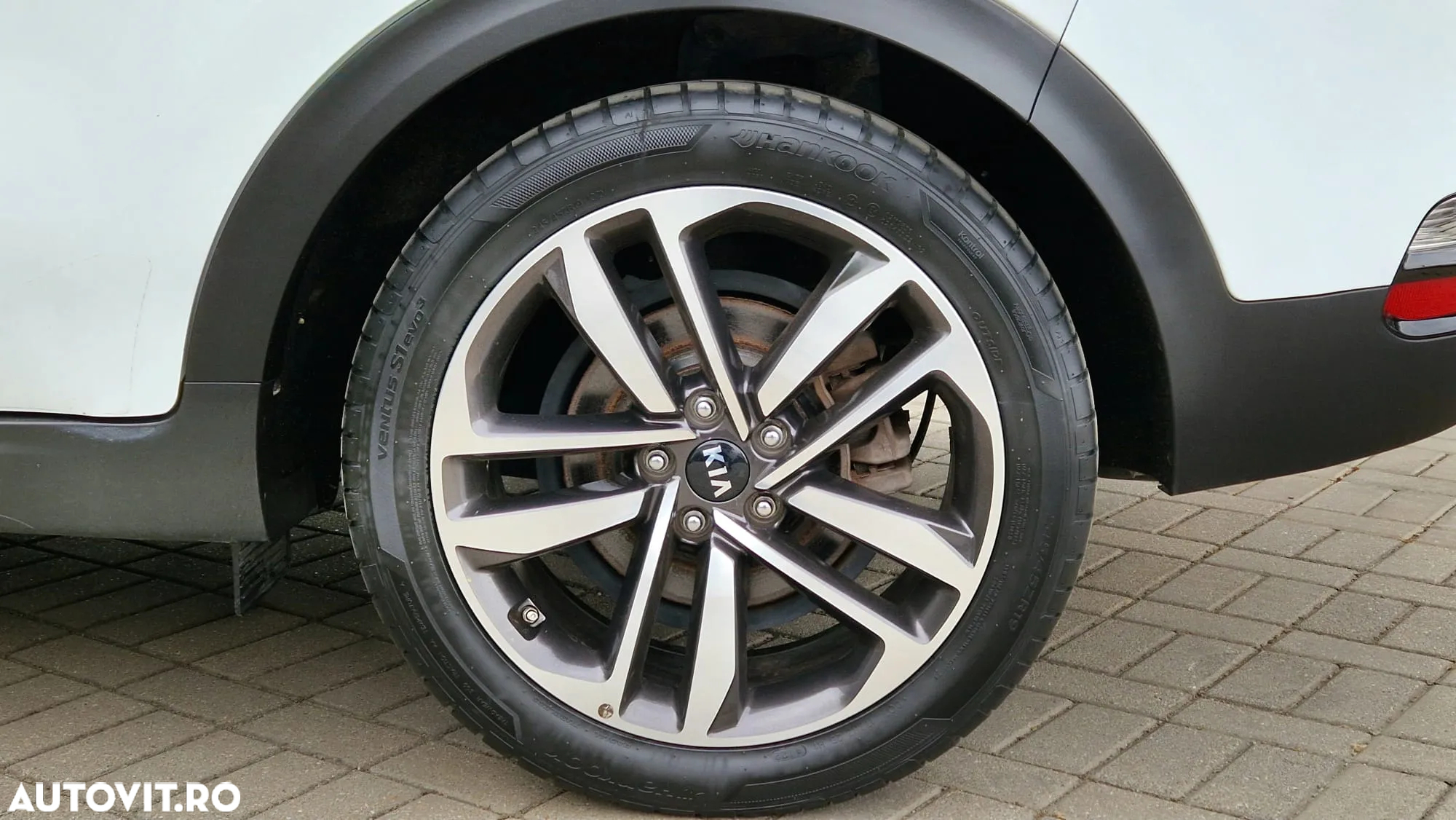 Kia Sportage 2,0 CRDI AWD Spirit - 13