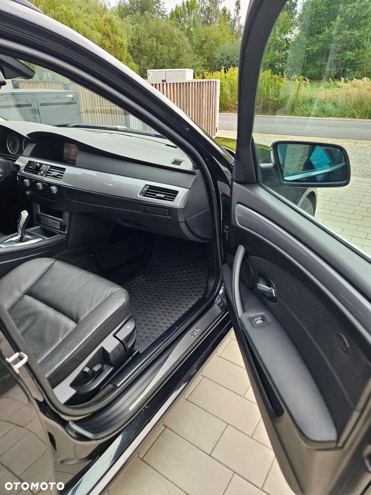 BMW Seria 5 525xd - 11