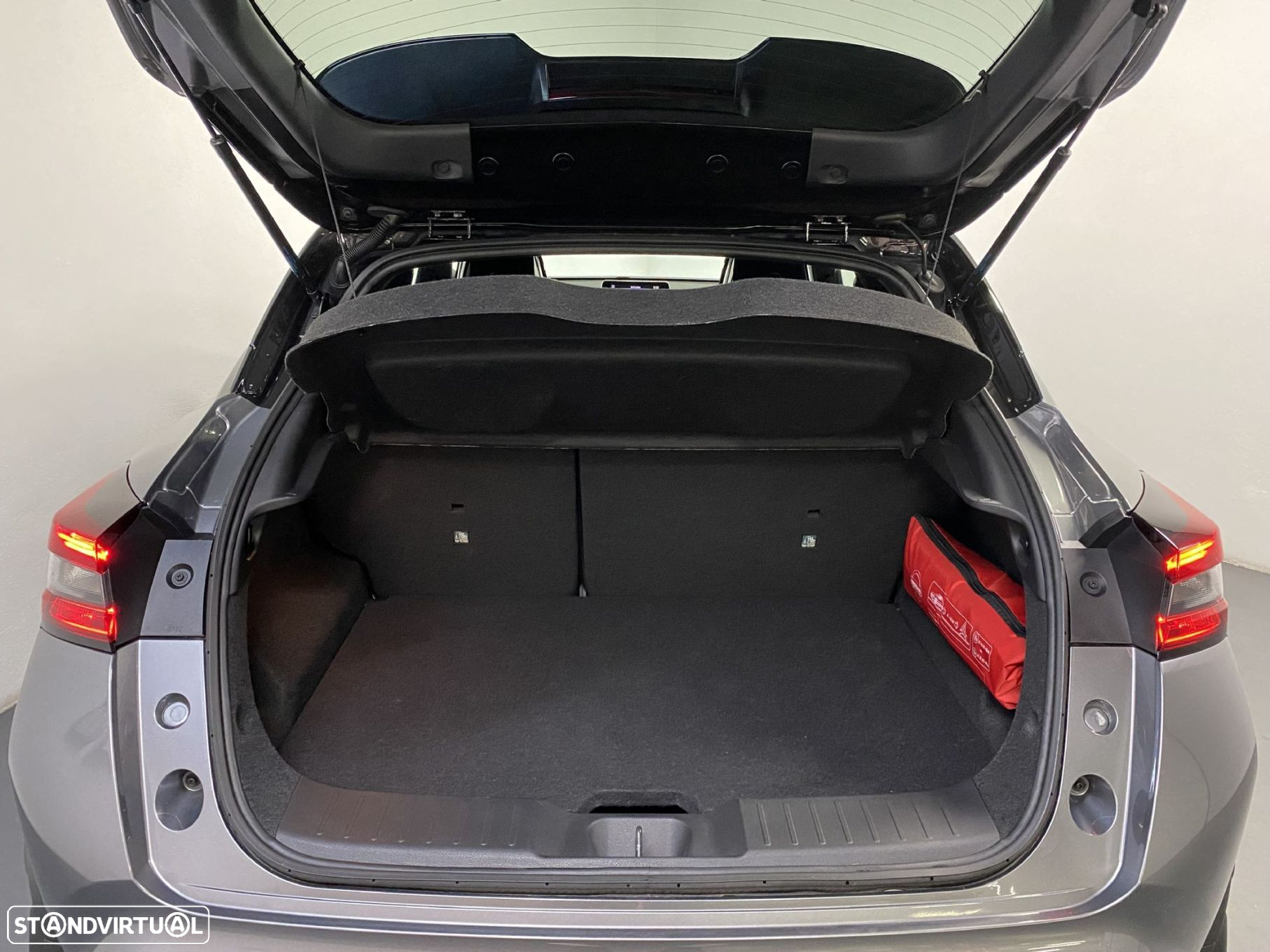 Nissan Juke 1.0 DIG-T N-Design C.Two Tone B.DCT - 21