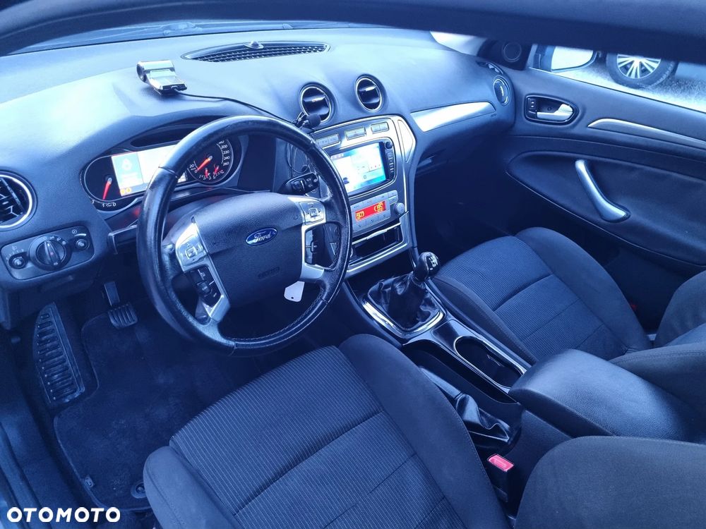 Ford Mondeo 2.0 Platinium X - 23