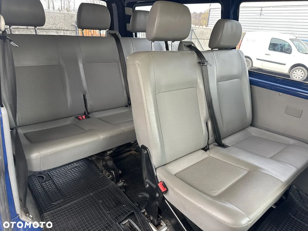Volkswagen Caravelle - 19