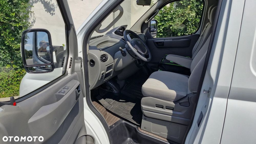 Maxus EV80 - 15
