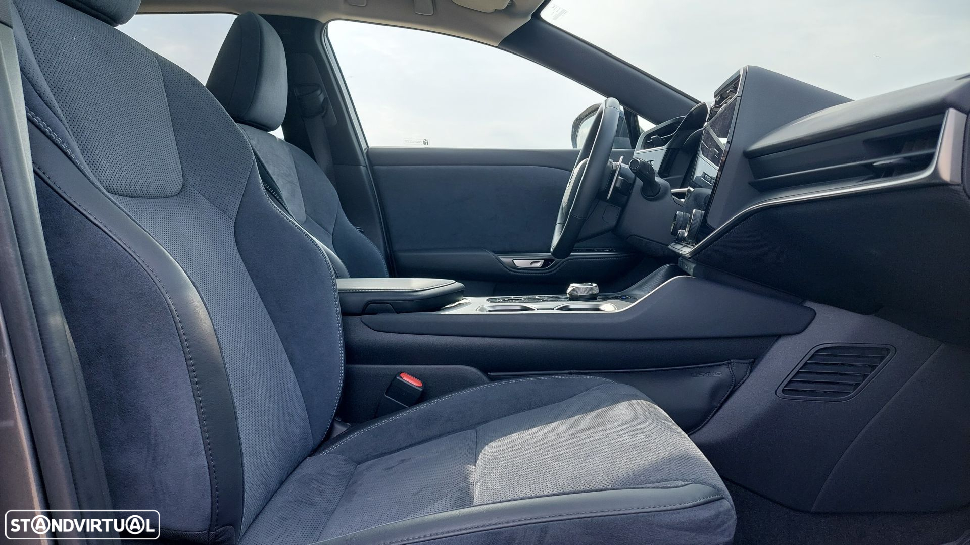 Lexus RZ 450e Luxury - 12