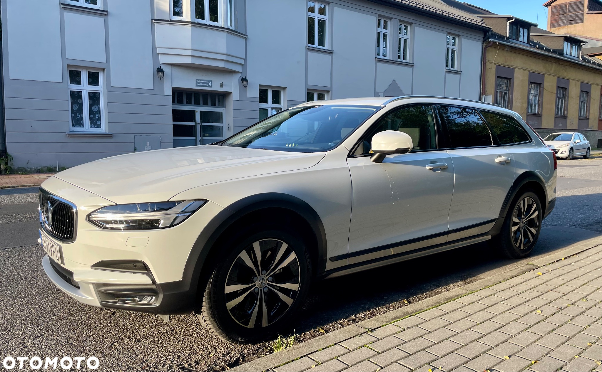 Volvo V90 Cross Country D4 AWD - 11