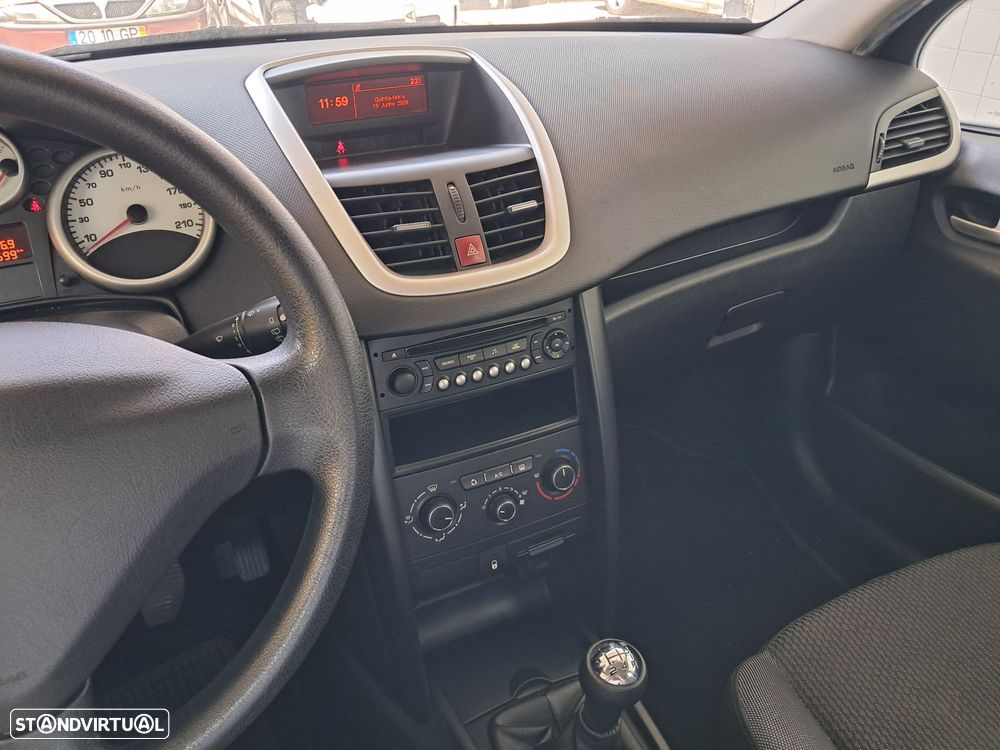 Peugeot 207 1.4 16V Active - 8