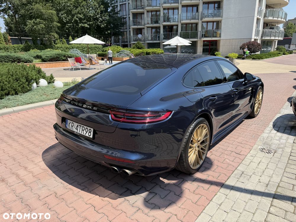 Porsche Panamera - 8