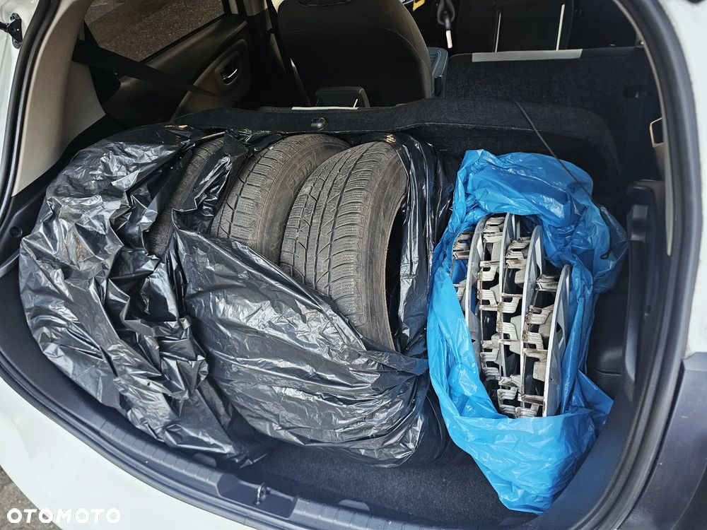 Toyota Yaris 1.5 Premium - 25