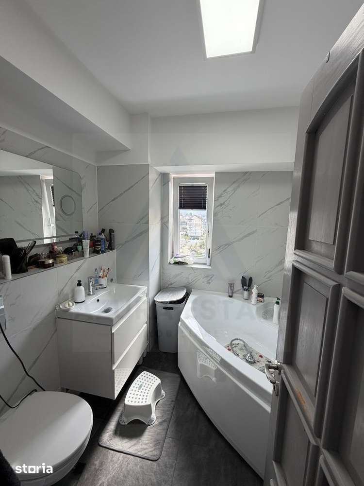 Apartament 3 camere 78 mp utili 3 balcoane 2 bai boxă zona Terezian — fotografia 3