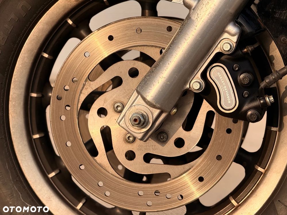 Harley-Davidson FLHT Electra Glide Standard - 38