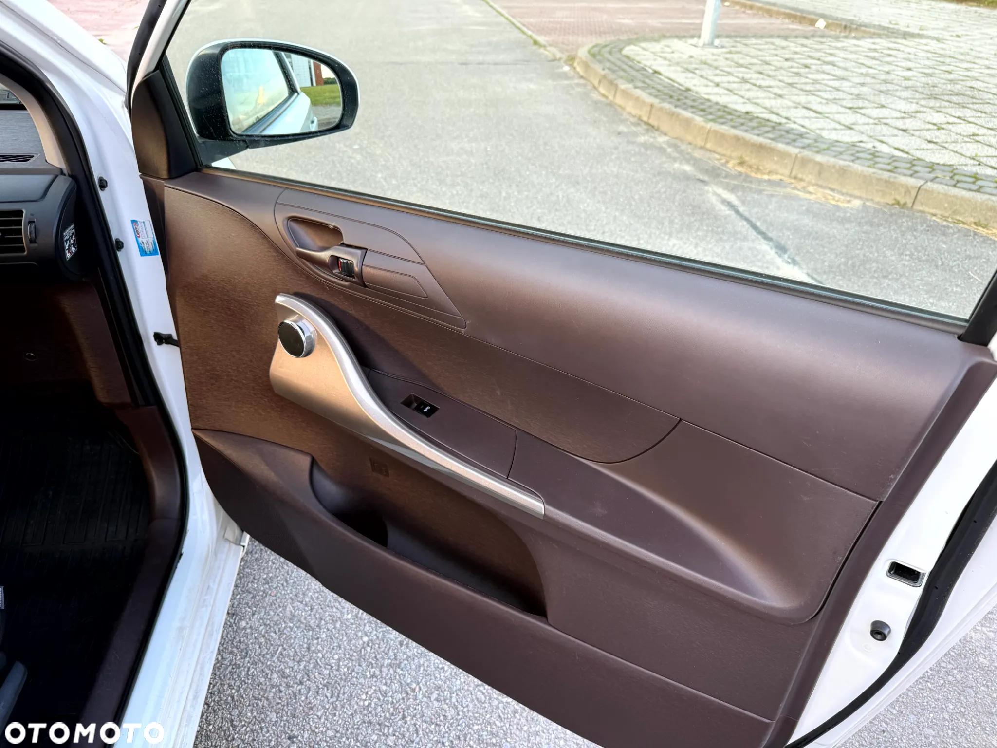 Toyota iQ 1.0 Sol - 17