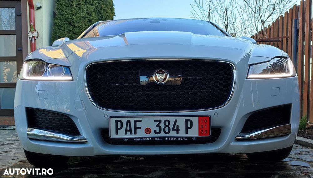 Jaguar XF - 14