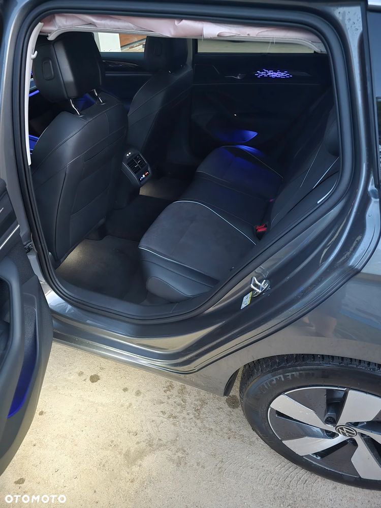 Volkswagen Passat - 5