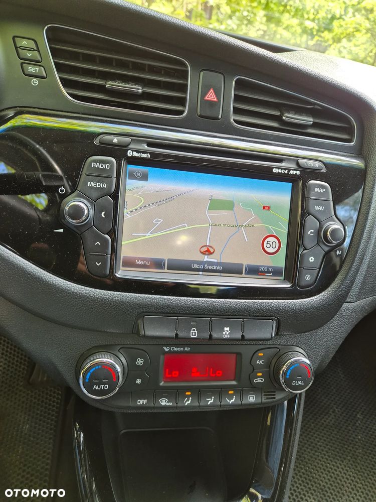 Kia Ceed - 10