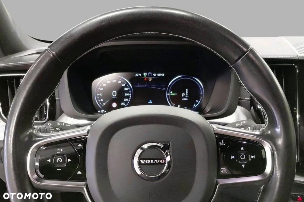 Volvo XC 60 T6 AWD Recharge Geartronic RDesign - 8