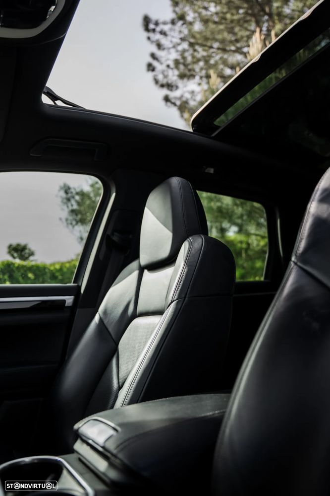 Porsche Cayenne Platinum Edition - 35