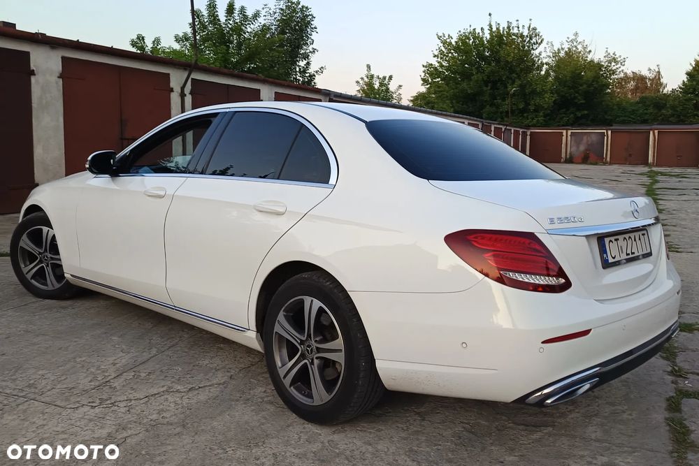 Mercedes-Benz Klasa E 220 d 9G-TRONIC - 10