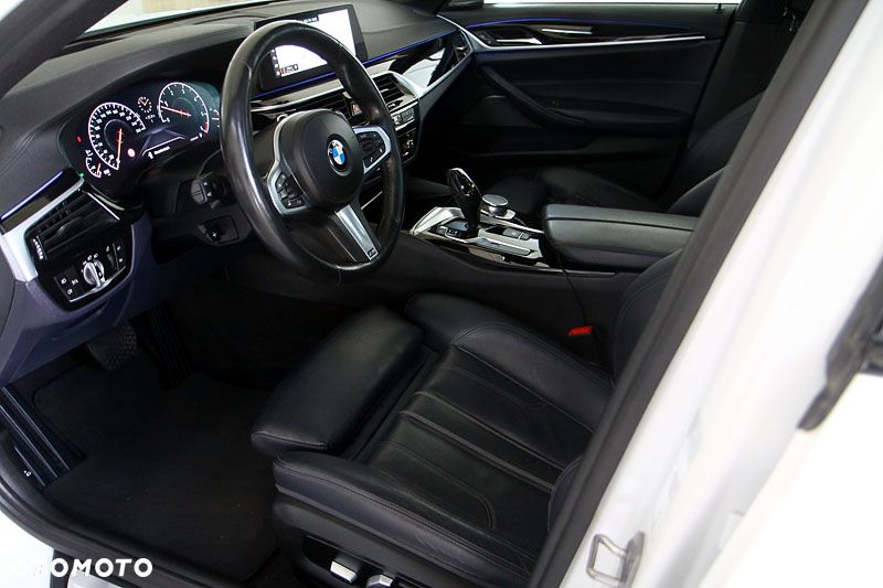 BMW Seria 5 530d xDrive Sport Line - 13