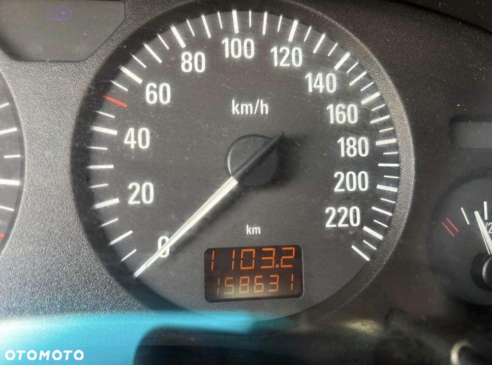 Opel Astra - 16
