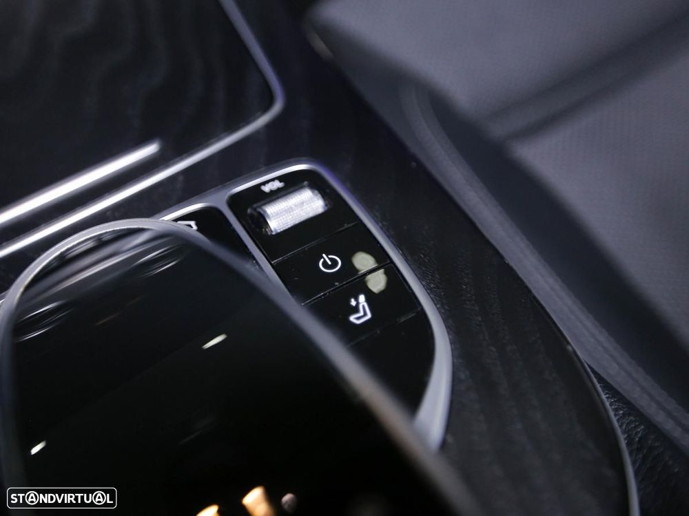 Mercedes-Benz E 220 d Avantgarde - 23