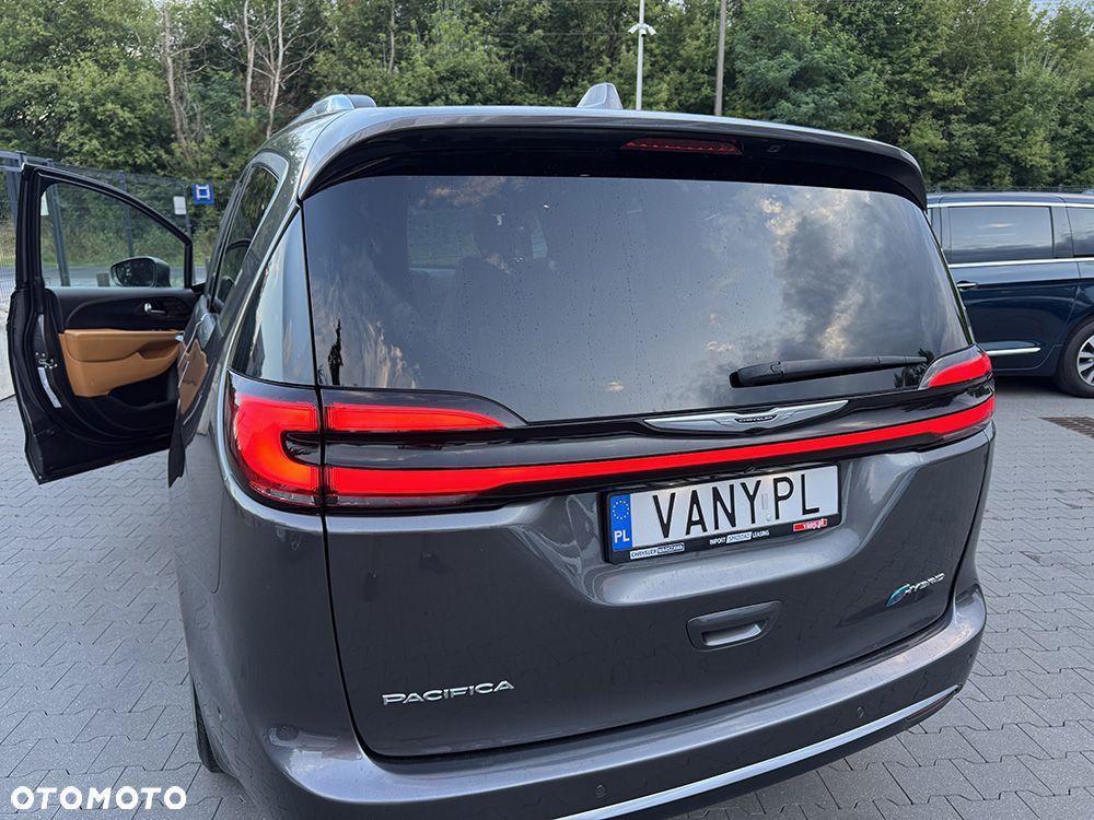 Chrysler Pacifica - 21