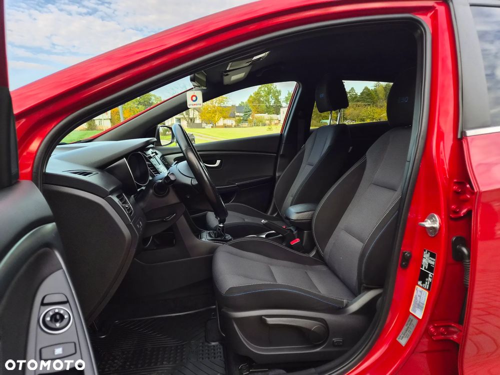 Hyundai i30 i30cw 1.6 Fifa World Cup Edition - 10