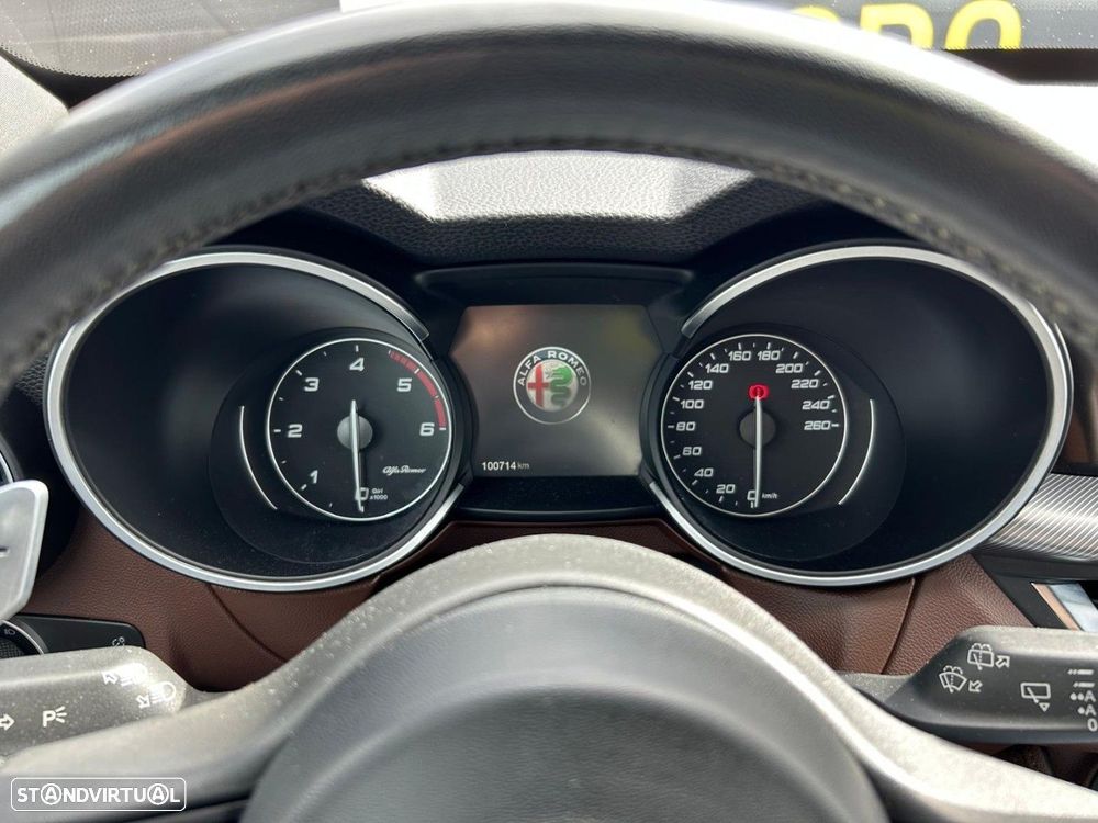 Alfa Romeo Stelvio 2.2 D Super AT8 Q4 - 15