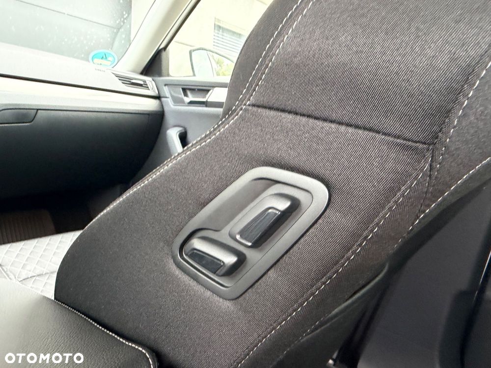 Skoda Superb 2.0 TDI Premium Edition - 24