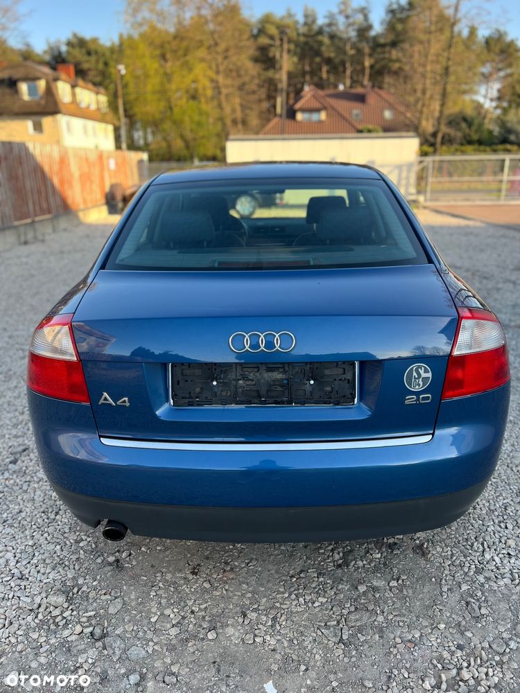 Audi A4 Limousine - 8