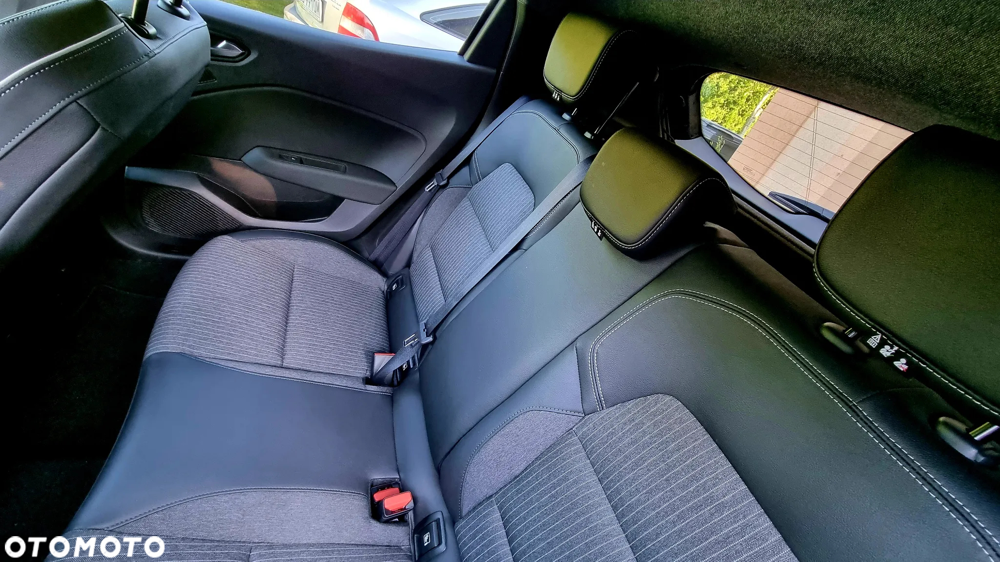 Renault Clio TCe 90 TECHNO - 13