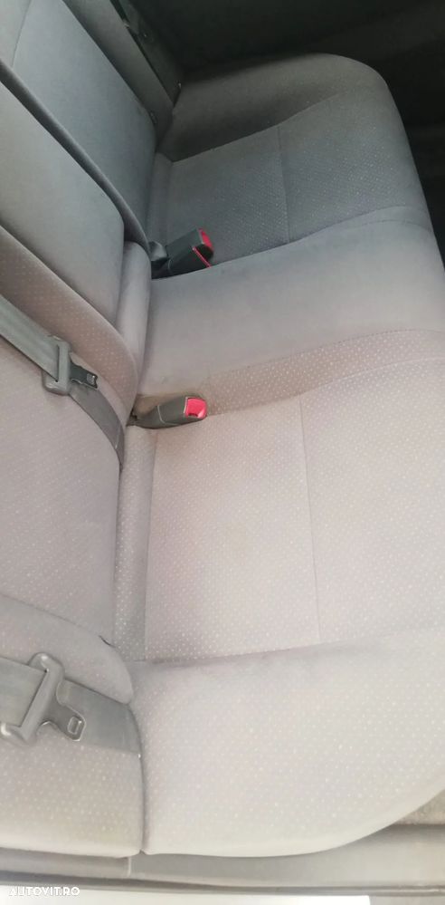 Toyota Prius - 5
