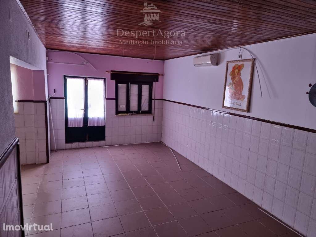 Baixa de Preço-Moradia com espaço comercial, anexos e terreno - Grande imagem: 5/25