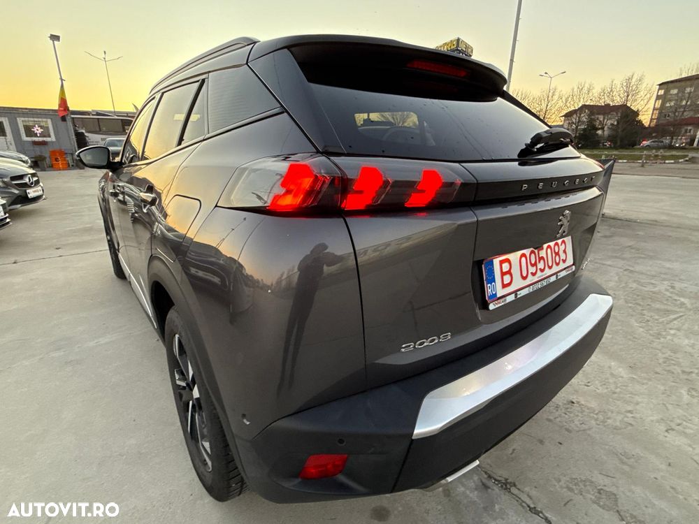 Peugeot 2008 PureTech 130 EAT8 GT Pack - 29