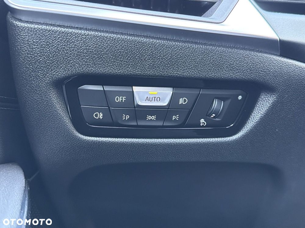BMW Seria 3 320i - 23
